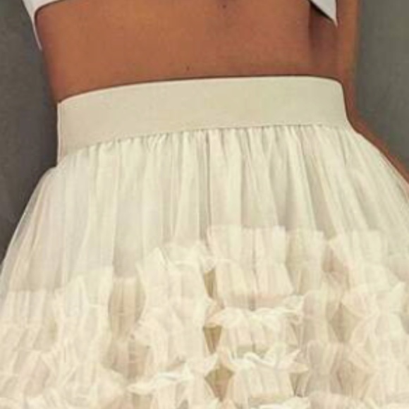 Luxe Cream High Waisted Mesh Flowy Skirt - Picture 7 of 8